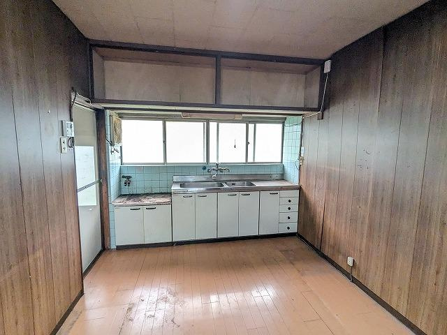 堀溝1丁目　中古一戸だてのキッチン|窓付きで明るいキッチン
■物件内覧・資金計画相談・住宅ローン相談、リフォーム相談、お問合せ受付中■
※当日・翌日のご内覧、ご相談はお電話でのお問合せがスムーズです！