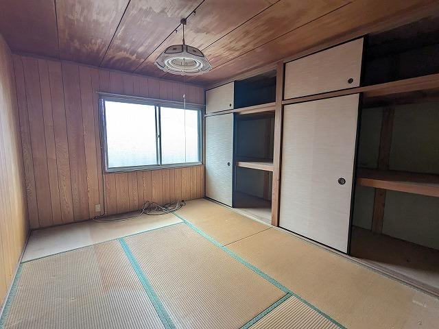 堀溝1丁目　中古一戸だての内装|和室6.0帖　押入
■物件内覧・資金計画相談・住宅ローン相談、リフォーム相談、お問合せ受付中■
※当日・翌日のご内覧、ご相談はお電話でのお問合せがスムーズです！