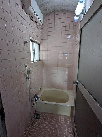 堀溝1丁目　中古一戸だての浴室|窓付きの浴室
■物件内覧・資金計画相談・住宅ローン相談、リフォーム相談、お問合せ受付中■
※当日・翌日のご内覧、ご相談はお電話でのお問合せがスムーズです！