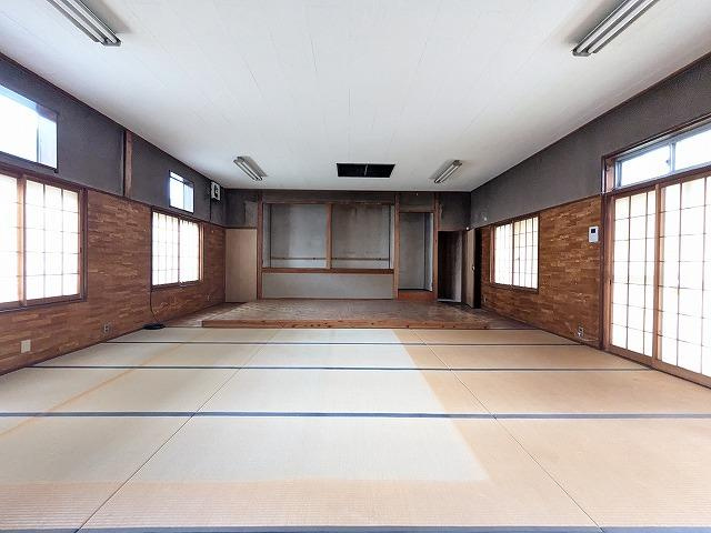 堀溝1丁目　中古一戸だての内装|平屋部分の和室15.0帖
■物件内覧・資金計画相談・住宅ローン相談、リフォーム相談、お問合せ受付中■
※当日・翌日のご内覧、ご相談はお電話でのお問合せがスムーズです！