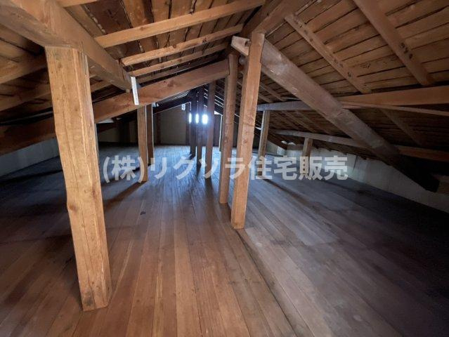 堀溝1丁目　中古一戸建ての収納|2階屋根裏収納
■物件内覧・資金計画相談・住宅ローン相談、リフォーム相談、お問合せ受付中■
※当日・翌日のご内覧、ご相談はお電話でのお問合せがスムーズです！