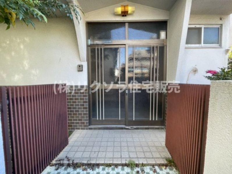 堀溝1丁目　中古一戸建ての玄関|■物件内覧・資金計画相談・住宅ローン相談、リフォーム相談、お問合せ受付中■
※当日・翌日のご内覧、ご相談はお電話でのお問合せがスムーズです！