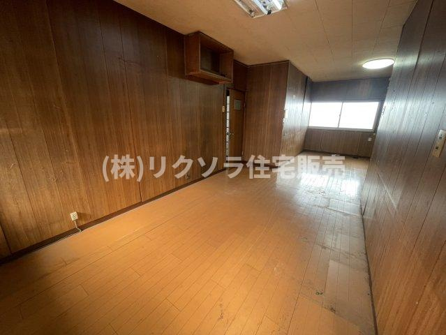 堀溝1丁目　中古一戸建ての居間・リビング|LDK12.6帖
■物件内覧・資金計画相談・住宅ローン相談、リフォーム相談、お問合せ受付中■
※当日・翌日のご内覧、ご相談はお電話でのお問合せがスムーズです！