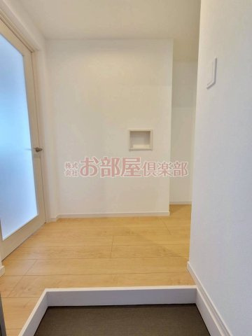 ポラリス野中町の玄関|収納もある玄関です