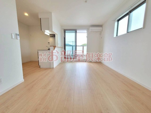 ポラリス野中町の居間・リビング|こちらの居間で趣味の時間をお楽しみください