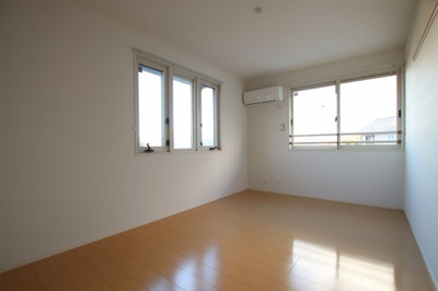 【寝室】 | ノイエスカーサ