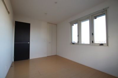 【寝室】 | ノイエスカーサ