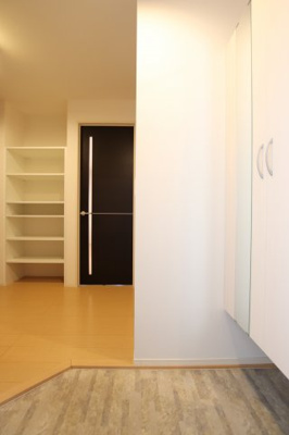 【玄関】 | ノイエスカーサ