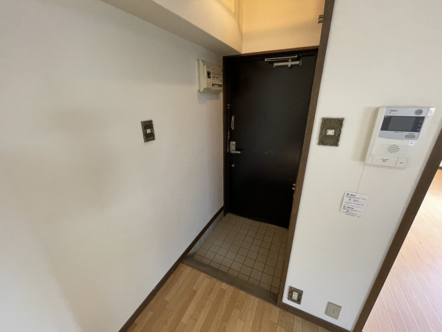 オアシス岡本の玄関