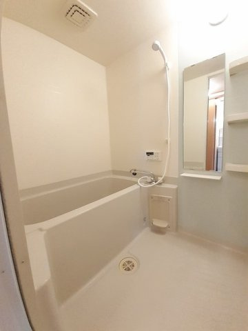 レジデンス福園の浴室|落ち着いた空間のお風呂です