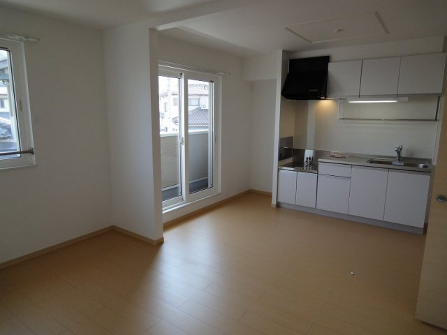 エレガンシア篠原の居間・リビング|ゆったりとした居間です