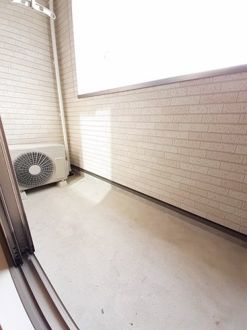 クラール蔵本公園　Ｂのバルコニー|暖かな日差しのふりそそぐバルコニー