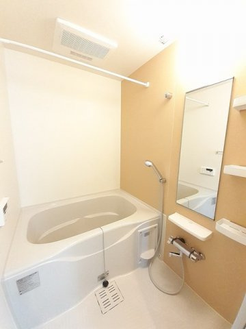 クラール蔵本公園　Ｂの浴室|落ち着いた空間のお風呂です