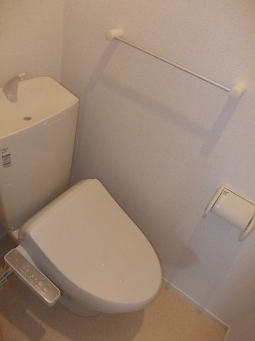 クラール　安宅Ｃのトイレ|落ち着いた色調のトイレです