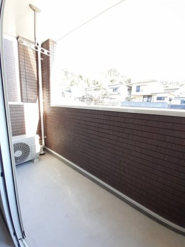 マーヴェラス　Ｈのバルコニー|暖かな日差しのふりそそぐバルコニー