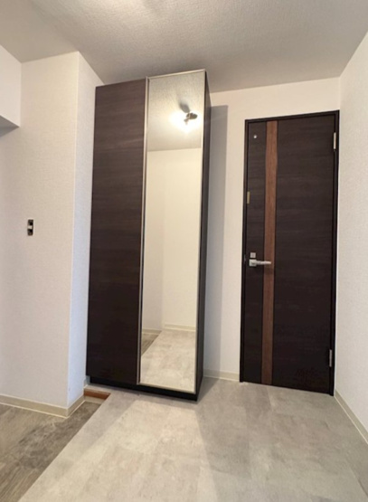 【玄関】 | ノトスビル | 明るい玄関です