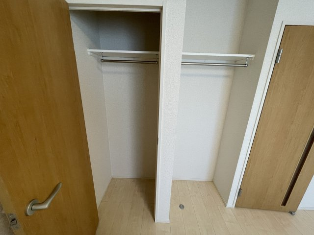 稲城市百村のアパートの収納