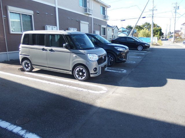 デフィー川原Ａの駐車場