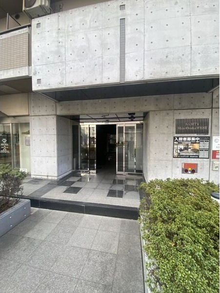 パークモダン新大阪のエントランス
