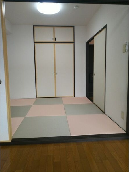 パークモダン新大阪の洋室