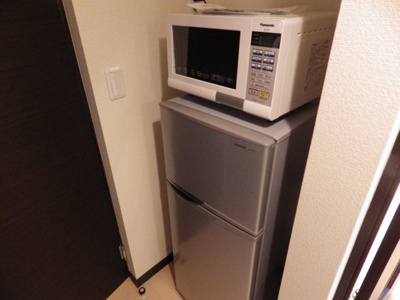 【設備】 | イーストウィングトビス | ・冷蔵庫　・電子レンジ