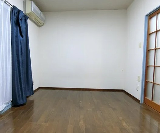 国分寺市内藤２丁目のアパートの居間・リビング