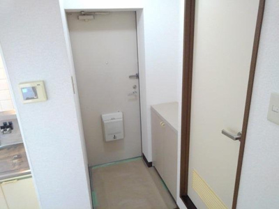 【玄関】 | ルミエールマキタ