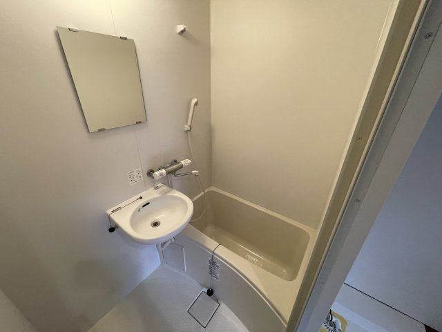 コンパクトで使いやすいお風呂です