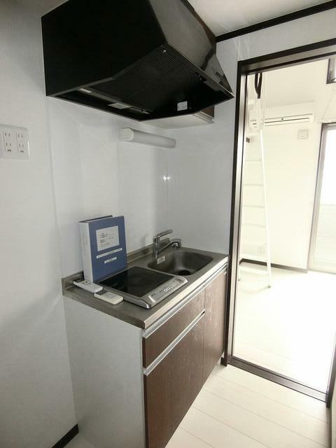 川崎市高津区下作延６丁目のアパートのキッチン