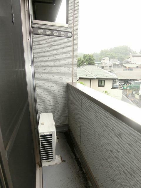 川崎市高津区下作延６丁目のアパートのバルコニー