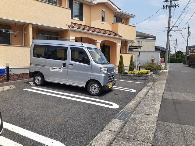 ウィンズⅡ　Ｂの駐車場|駐車場があるので、車を買う予定の方も安心です