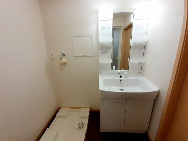 ウィンズⅡ　Ｂの洗面所|忙しい朝には欠かせない洗面所です