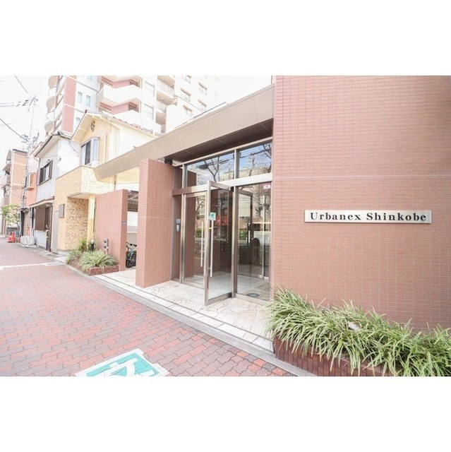 ベルフェリーク新神戸のエントランス|ゆとりのあるエントランスです