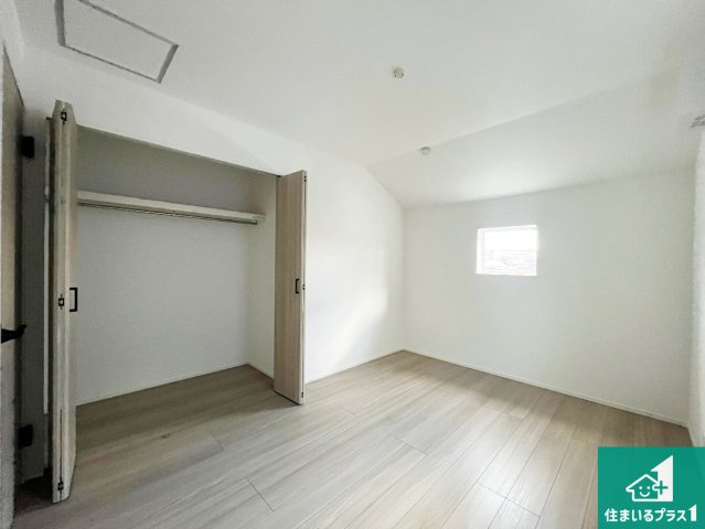明石市大久保町山手台　第24-2期　新築一戸建ての洋室|収納スペースが充実しているので子供の成長に合わせてたくさん収納ができます！家族構成に合わせた様々な活用ができる収納！