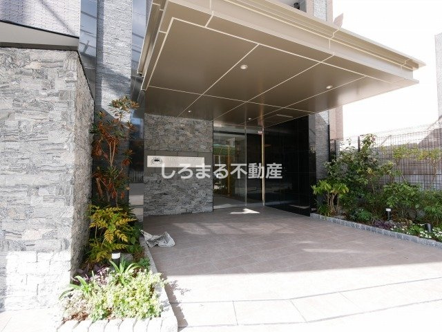 レオンコンフォート九条ガレリアのエントランス