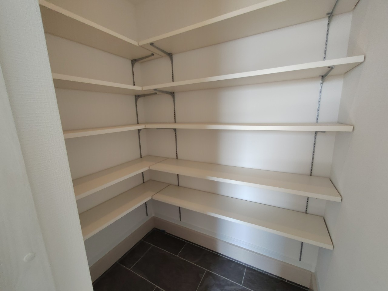 ♪♪八重瀬町東風平Ⅲ-1号棟（全2邸）の収納|※参考写真※