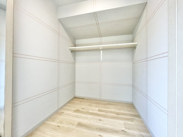 枚方市東船橋2丁目　中古一戸建ての収納|ウォークインクローゼットです