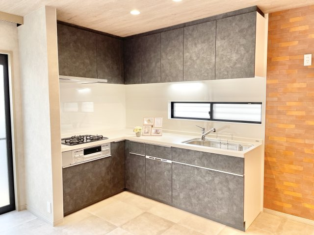 枚方市東船橋2丁目　中古一戸建てのキッチン|コンパクトなキッチンで掃除もラクラク