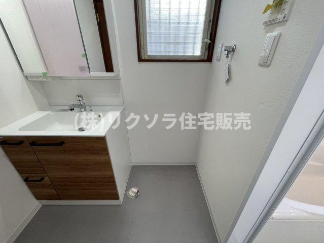 伊加賀西町　中古一戸建てのランドリースペース|ドラム式も設置可能
■物件内覧・資金計画相談・住宅ローン相談、リフォーム相談、お問合せ受付中■
※当日・翌日のご内覧、ご相談はお電話でのお問合せがスムーズです！