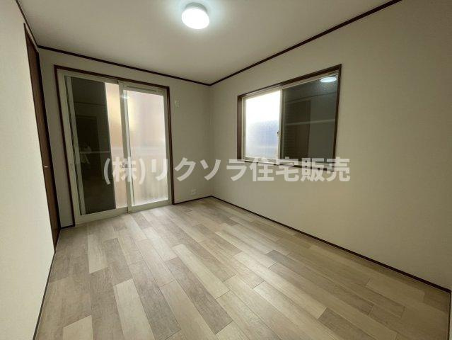 伊加賀西町　中古一戸建ての洋室|洋室6.0帖
■物件内覧・資金計画相談・住宅ローン相談、リフォーム相談、お問合せ受付中■
※当日・翌日のご内覧、ご相談はお電話でのお問合せがスムーズです！