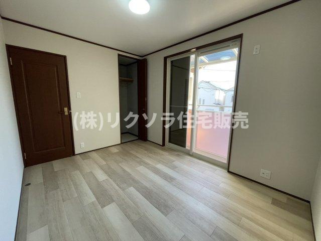 伊加賀西町　中古一戸建ての内装|洋室6.5帖
■物件内覧・資金計画相談・住宅ローン相談、リフォーム相談、お問合せ受付中■
※当日・翌日のご内覧、ご相談はお電話でのお問合せがスムーズです！