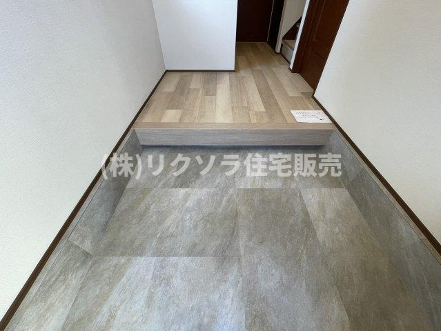 伊加賀西町　中古一戸建てのキッチン|システムキッチン　食器洗い乾燥機付き
■物件内覧・資金計画相談・住宅ローン相談、リフォーム相談、お問合せ受付中■
※当日・翌日のご内覧、ご相談はお電話でのお問合せがスムーズです！