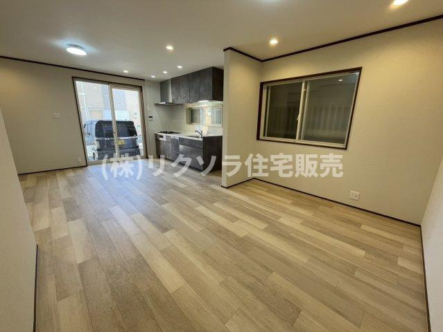 伊加賀西町　中古一戸建てのダイニング|LDK16.0帖
■物件内覧・資金計画相談・住宅ローン相談、リフォーム相談、お問合せ受付中■
※当日・翌日のご内覧、ご相談はお電話でのお問合せがスムーズです！