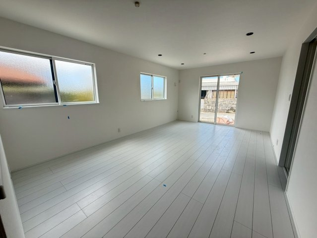 ♪♪八重瀬町東風平Ⅲ-2号棟（全2邸）の居間・リビング|※参考写真※