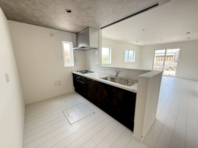 ♪♪八重瀬町東風平Ⅲ-2号棟（全2邸）の居間・リビング|※参考写真※