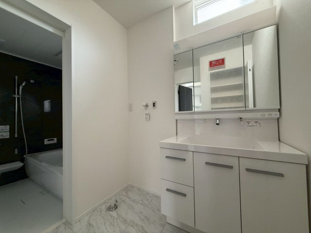 ♪♪八重瀬町東風平Ⅲ-2号棟（全2邸）の収納|※参考写真※