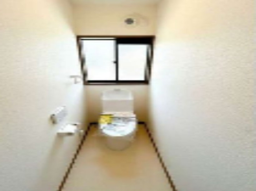 小山市花垣町2丁目　中古戸建のトイレ