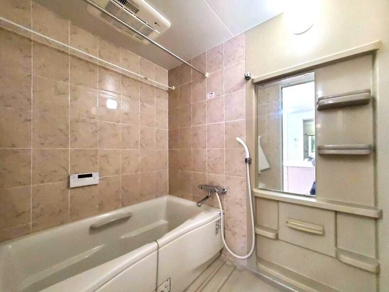 サーパス新田の浴室