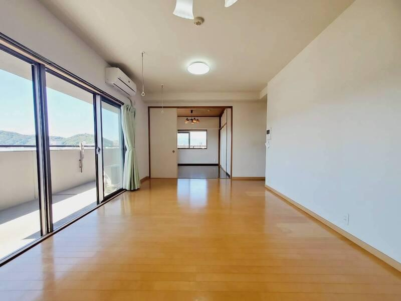 サーパス新田の居間・リビング|LDK　15.8帖