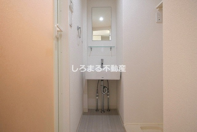 Ｐｒｉｍａｖｅｒａ　Ｎｉｓｈｉ　Ｓｈｉｎｓａｉｂａｓｈｉの洗面所